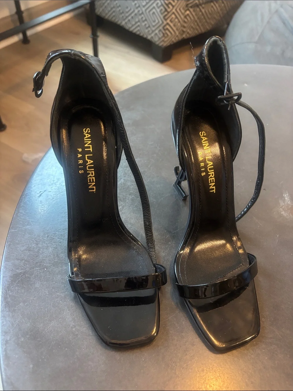Saint Laurent Black Patent Leather YSL Logo Heels - Picture 2 of 3